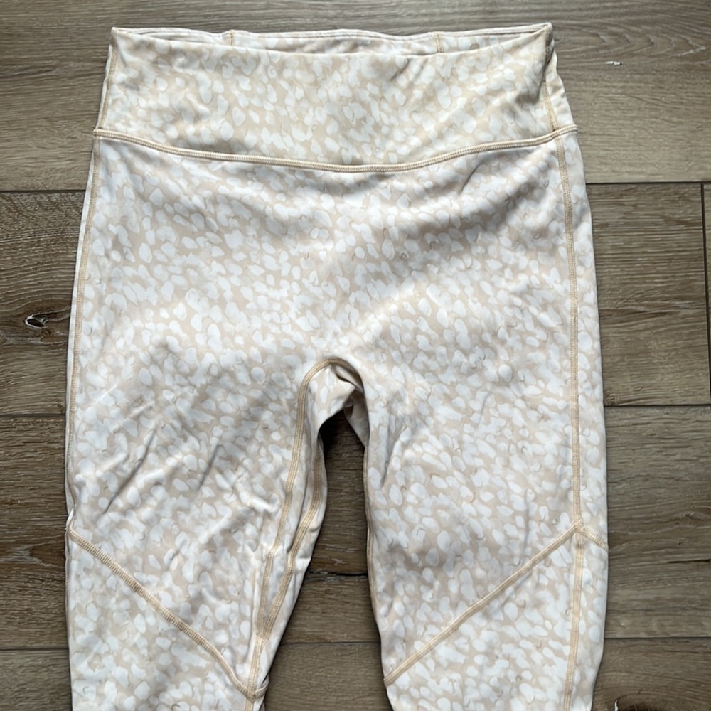 Fabletics Trinity Motion 365 High Rise Leggings Patterned - Picture 4 of 11